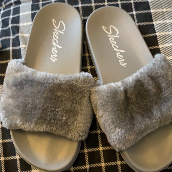 skechers fuzzy slides